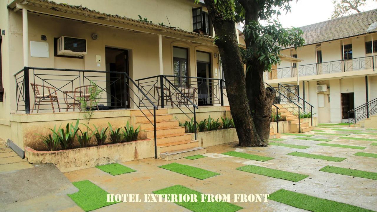 Hotel Girija Khandāla Exterior foto